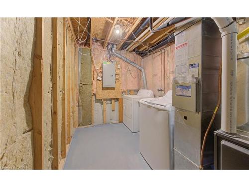 141 Mountain Laurel Crescent, Kitchener, ON - Indoor Photo Showing Laundry Room
