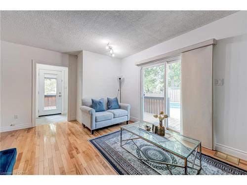 1481 Otis Avenue, Mississauga, ON - Indoor Photo Showing Living Room