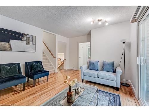 1481 Otis Avenue, Mississauga, ON - Indoor Photo Showing Living Room