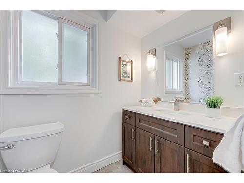 1481 Otis Avenue, Mississauga, ON - Indoor Photo Showing Bathroom