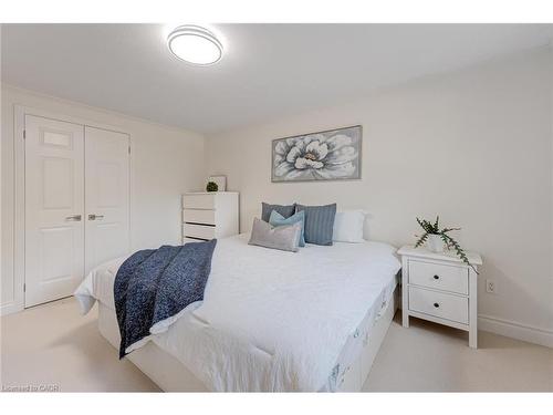 1481 Otis Avenue, Mississauga, ON - Indoor Photo Showing Bedroom