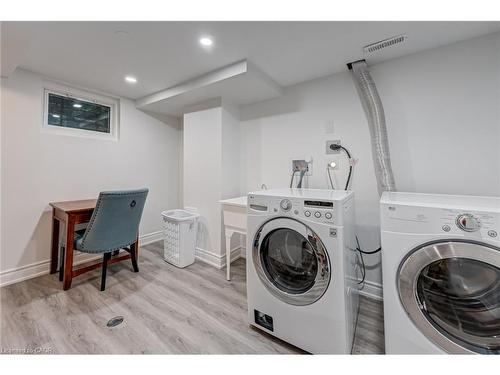 1481 Otis Avenue, Mississauga, ON - Indoor Photo Showing Laundry Room