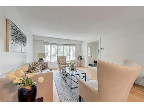 1481 Otis Avenue, Mississauga, ON - Indoor Photo Showing Living Room