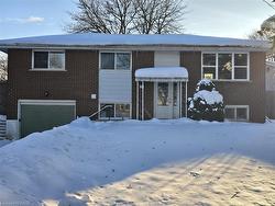 593 Mount Anne Drive  Waterloo, ON N2L 4W6