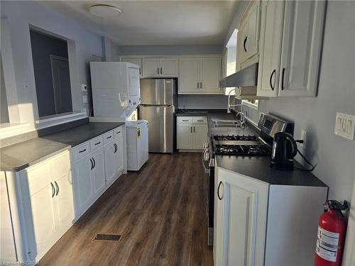 593 Mount Anne Drive, Waterloo, ON - Indoor Photo Showing Kitchen