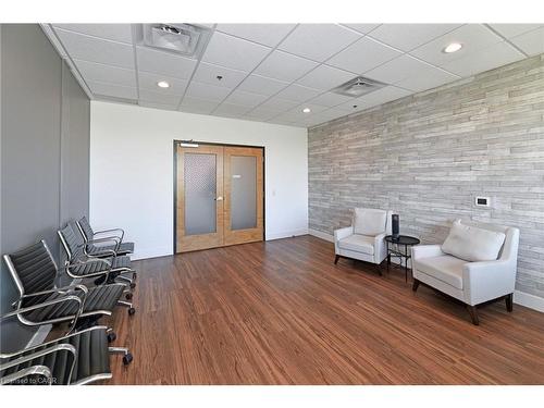 208-3485 Rebecca Street, Oakville, ON 