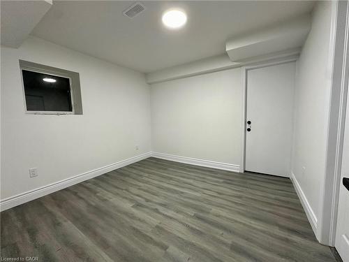 Lower-21 Thames Way, Mount Hope, ON - Indoor Photo Showing Other Room