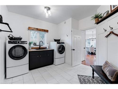 37 Appaloosa Trail, Carlisle, ON - Indoor Photo Showing Laundry Room