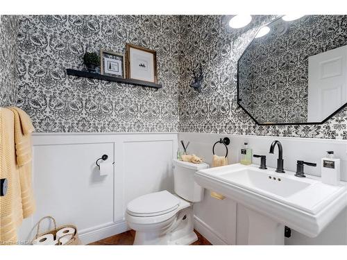 37 Appaloosa Trail, Carlisle, ON - Indoor Photo Showing Bathroom
