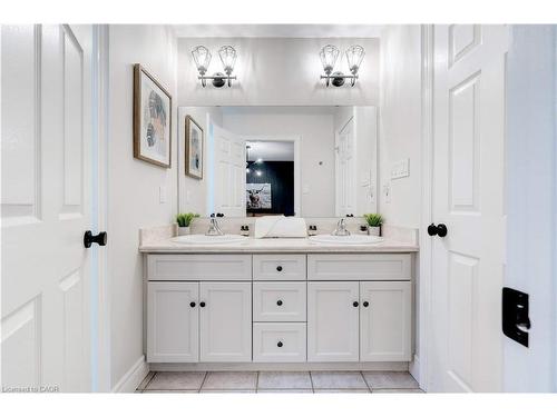 37 Appaloosa Trail, Carlisle, ON - Indoor Photo Showing Bathroom