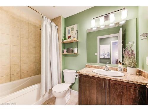 401-2 Colonial Drive, Guelph, ON - Indoor Photo Showing Bathroom