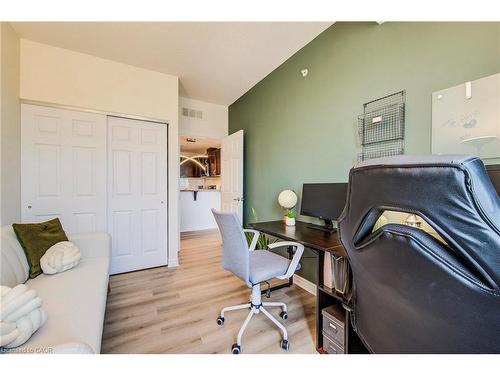 401-2 Colonial Drive, Guelph, ON - Indoor