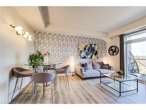 401-2 Colonial Drive, Guelph, ON - Indoor Photo Showing Other Room