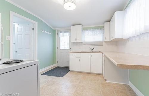 51 Fourth Street, Welland, ON - Indoor Photo Showing Kitchen