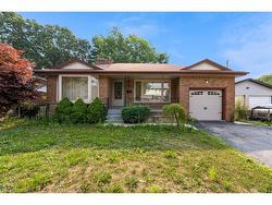103 Briarwood Crescent  Hamilton, ON L9C 4C3