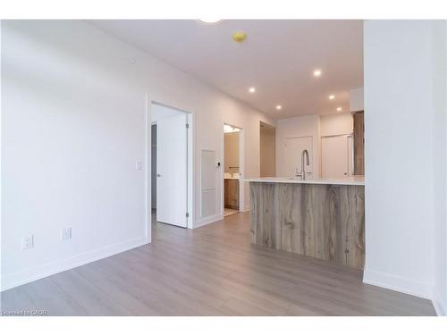 2808-25 Wellington Street S, Kitchener, ON - Indoor