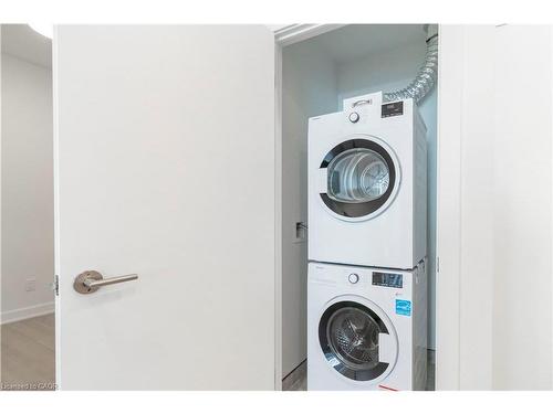 2808-25 Wellington Street S, Kitchener, ON - Indoor Photo Showing Laundry Room
