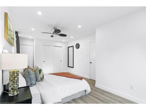 173 Bellingham Drive, Hamilton, ON - Indoor Photo Showing Bedroom
