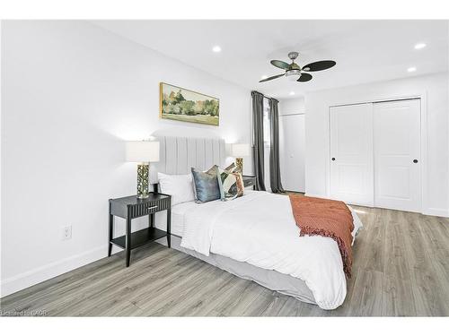 173 Bellingham Drive, Hamilton, ON - Indoor Photo Showing Bedroom