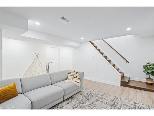 173 Bellingham Drive, Hamilton, ON - Indoor