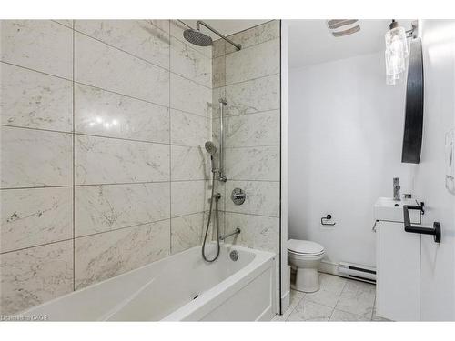 B-461 King Street E, Hamilton, ON - Indoor Photo Showing Bathroom