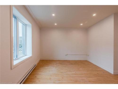 B-461 King Street E, Hamilton, ON - Indoor Photo Showing Other Room