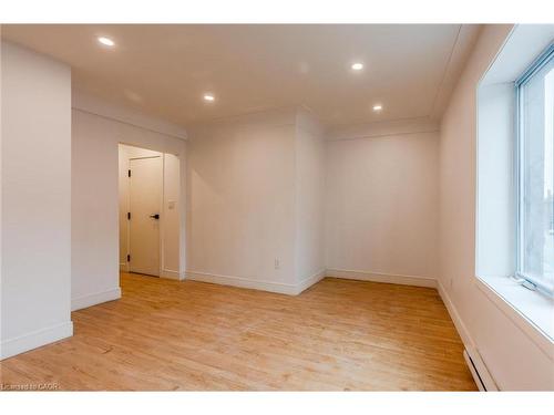 B-461 King Street E, Hamilton, ON - Indoor Photo Showing Other Room