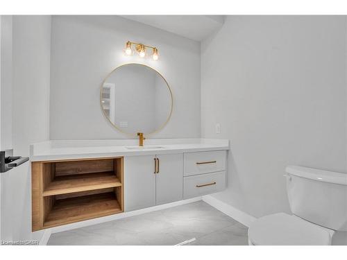382 Southcote Road, Ancaster, ON - Indoor Photo Showing Bathroom