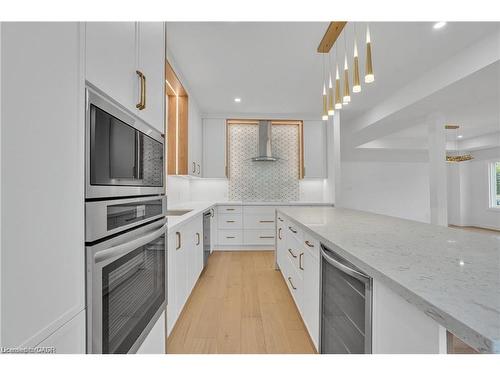 382 Southcote Road, Ancaster, ON - Indoor Photo Showing Kitchen With Upgraded Kitchen