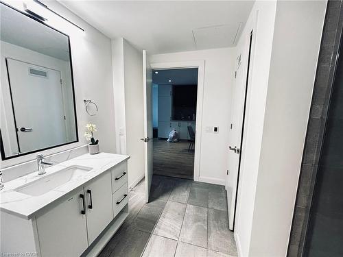 1306-741 King Street W, Kitchener, ON - Indoor Photo Showing Bathroom