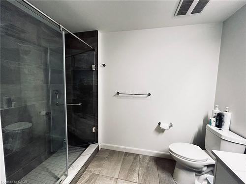 1306-741 King Street W, Kitchener, ON - Indoor Photo Showing Bathroom