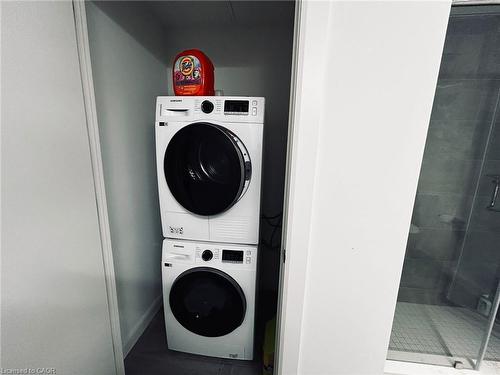1306-741 King Street W, Kitchener, ON - Indoor Photo Showing Laundry Room