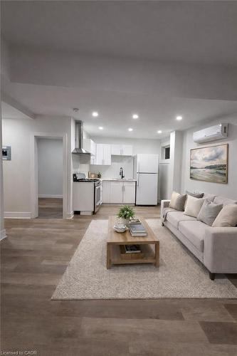 73C-69 Hellems Avenue, Welland, ON - Indoor Photo Showing Living Room