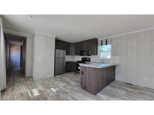 24 Macpherson Crescent, Flamborough, ON - Indoor Photo Showing Kitchen
