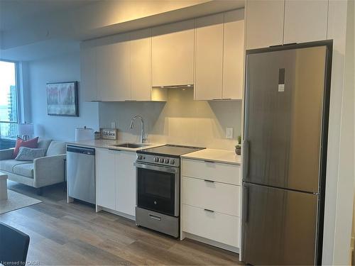 1107-2088 James Street, Burlington, ON - Indoor Photo Showing Kitchen