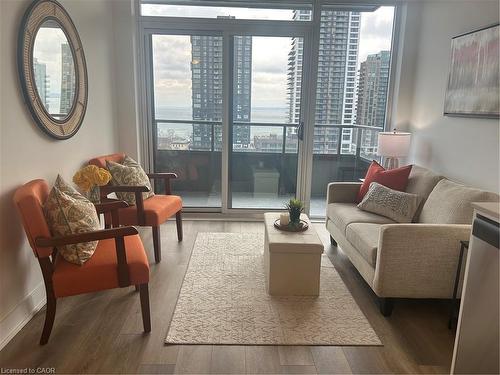 2088 James Street, Burlington, ON - Indoor Photo Showing Living Room