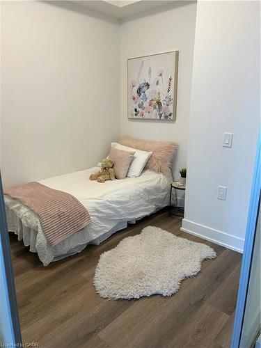 1107-2088 James Street, Burlington, ON - Indoor Photo Showing Bedroom