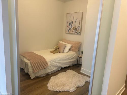 1107-2088 James Street, Burlington, ON - Indoor Photo Showing Bedroom