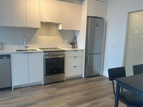 2088 James Street, Burlington, ON - Indoor Photo Showing Kitchen
