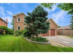 102 Crawford Rose Drive  Aurora, ON L4G 4R9