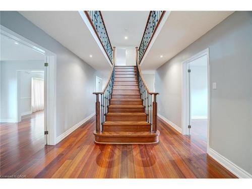 102 Crawford Rose Drive, Aurora, ON - Indoor Photo Showing Other Room