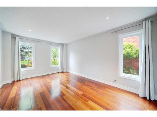 102 Crawford Rose Drive, Aurora, ON - Indoor Photo Showing Other Room