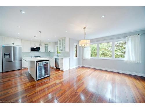 102 Crawford Rose Drive, Aurora, ON - Indoor Photo Showing Kitchen