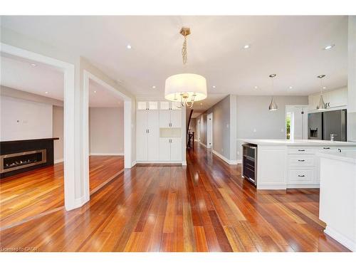 102 Crawford Rose Drive, Aurora, ON - Indoor Photo Showing Kitchen