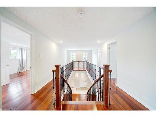 102 Crawford Rose Drive, Aurora, ON - Indoor Photo Showing Other Room