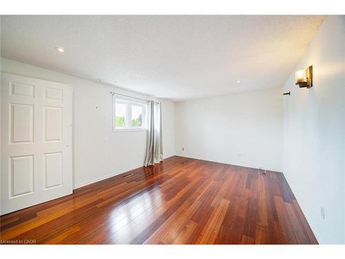 102 Crawford Rose Drive, Aurora, ON - Indoor Photo Showing Other Room