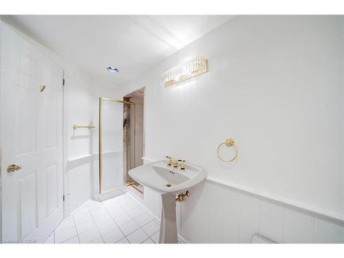 102 Crawford Rose Drive, Aurora, ON - Indoor Photo Showing Bathroom