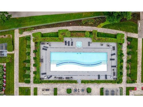 827-3500 Lakeshore Road W, Oakville, ON - Outdoor With In Ground Pool