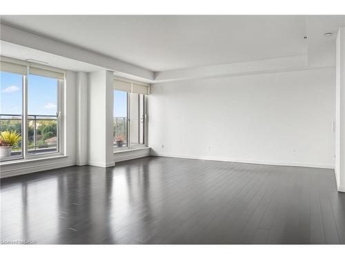 827-3500 Lakeshore Road W, Oakville, ON - Indoor