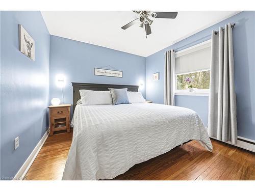 1007 Pine Street, Dunnville, ON - Indoor Photo Showing Bedroom